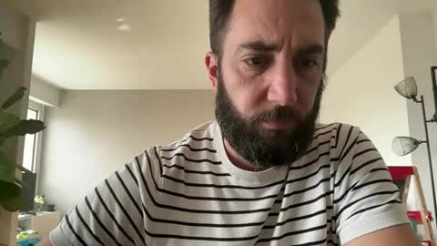 Snapshot of lanimalr chatting on April 2, 11:52 am Lanimal online show from April 2, 11:52 am