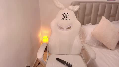 Snapshot of lanitarhoa chatting on February 24, 12:52 am Lina online show from February 24, 12:52 am