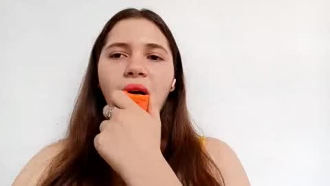 Taisia Tai online show from November 17, 6:19 am