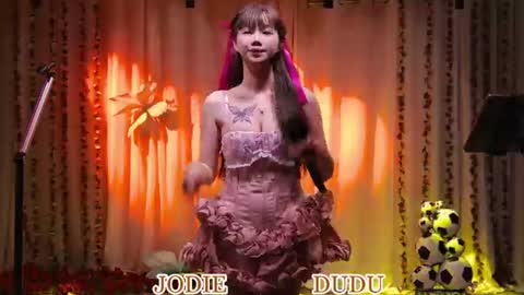 lankwaifong_cindy online show from June 18, 3:07 am