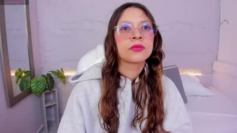 Lanna online show from May 13, 11:40 am