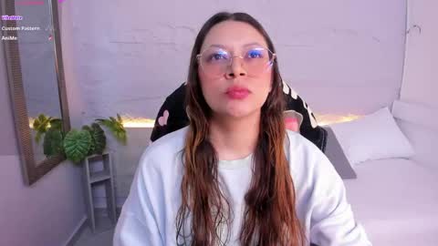 Lanna online show from May 18, 11:38 am