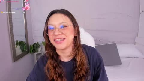 Lanna online show from May 21, 12:01 pm
