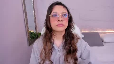 Lanna online show from July 20, 1:13 pm