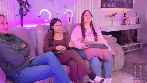 lanna_as online show from February 24, 1:42 pm