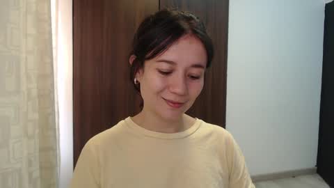 Lanna online show from December 13, 1:33 pm