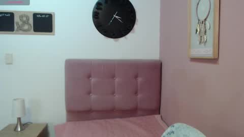 Lanna online show from February 26, 1:19 pm