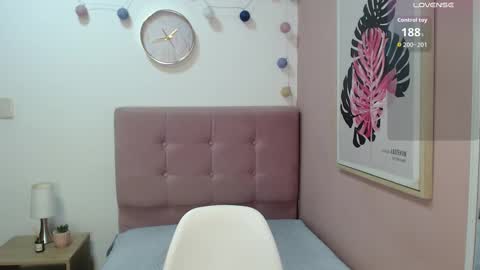 Lanna online show from November 5, 1:11 pm