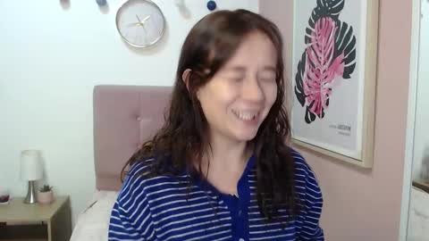 Lanna online show from December 2, 1:17 pm