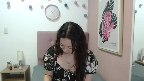 Lanna online show from May 29, 1:09 pm