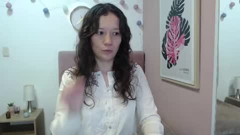 Lanna online show from June 18, 1:26 pm