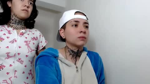 Snapshot of lannie_gonzales chatting on March 6, 3:02 pm LANNIE   online show from March 6, 3:02 pm