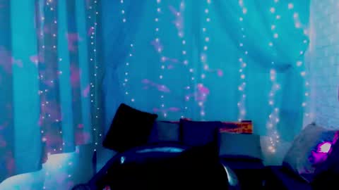 LANNIE   online show from March 4, 3:40 pm