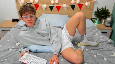 Snapshot of lanny_fandi chatting on December 29, 4:30 pm Fandi online show from December 29, 4:30 pm