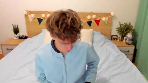 Snapshot of lanny_fandi chatting on January 13, 5:23 am Fandi online show from January 13, 5:23 am