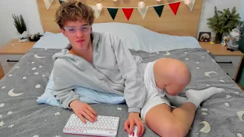 Snapshot of lanny_fandi chatting on January 17, 11:38 am Fandi online show from January 17, 11:38 am