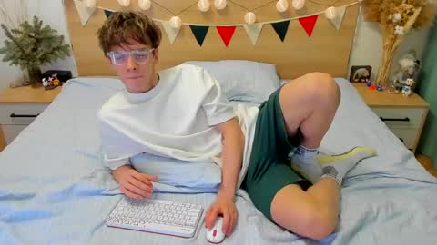 Snapshot of lanny_fandi chatting on January 28, 5:54 am Fandi online show from January 28, 5:54 am