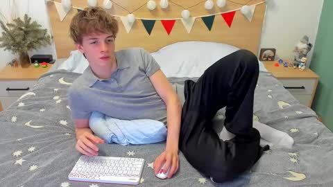 Snapshot of lanny_fandi chatting on February 6, 1:21 pm Fandi online show from February 6, 1:21 pm