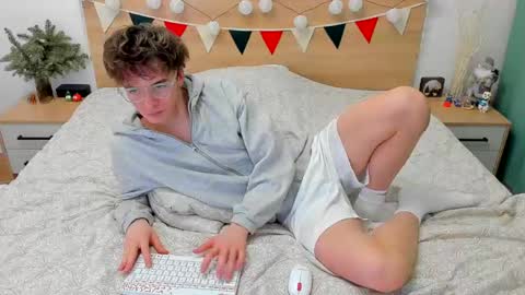 Snapshot of lanny_fandi chatting on February 8, 4:25 pm Fandi online show from February 8, 4:25 pm