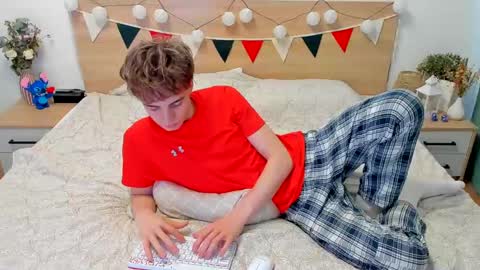 Snapshot of lanny_fandi chatting on March 2, 1:16 pm Fandi online show from March 2, 1:16 pm