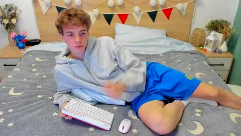 Snapshot of lanny_fandi chatting on March 6, 8:52 am Fandi online show from March 6, 8:52 am