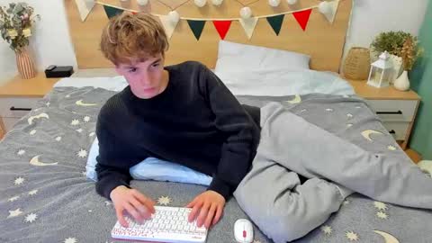 Snapshot of lanny_fandi chatting on March 9, 6:54 pm Fandi online show from March 9, 6:54 pm