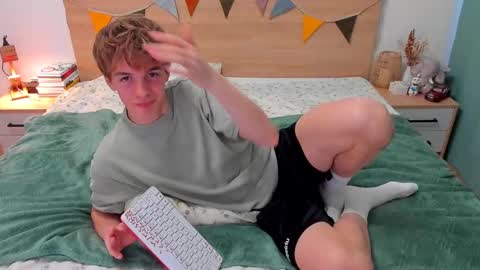 Snapshot of lanny_fandi chatting on September 26, 3:16 pm Fandi online show from September 26, 3:16 pm