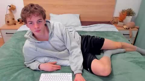 Snapshot of lanny_fandi chatting on November 29, 10:51 am Fandi online show from November 29, 10:51 am