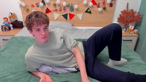 Snapshot of lanny_fandi chatting on December 23, 11:08 am Fandi online show from December 23, 11:08 am