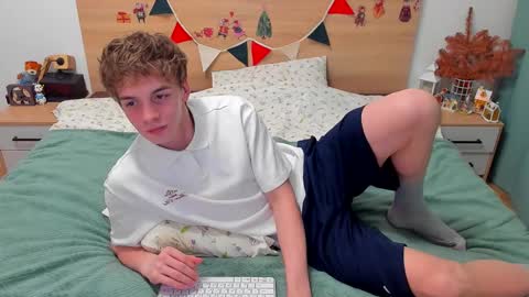 Snapshot of lanny_fandi chatting on January 16, 2:43 pm Fandi online show from January 16, 2:43 pm