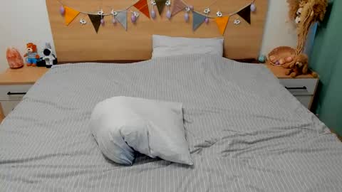 Snapshot of lanny_fandi chatting on March 12, 11:27 am Fandi online show from March 12, 11:27 am