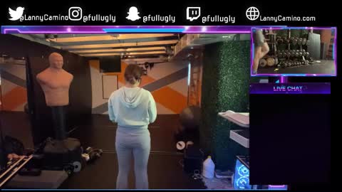 Snapshot of lannycamino chatting on December 18, 11:33 pm el cee online show from December 18, 11:33 pm