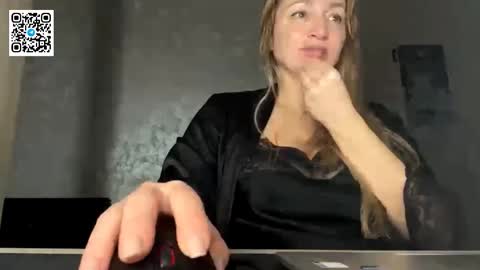 Snapshot of lapussia chatting on December 14, 7:40 pm Olena online show from December 14, 7:40 pm