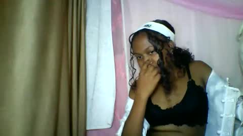 lara_belle online show from May 7, 8:25 pm