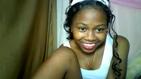 lara_belle online show from May 10, 10:04 pm