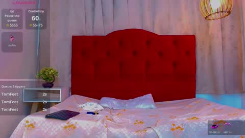 Snapshot of lara_brunette chatting on March 3, 11:35 pm Lara Brunette  online show from March 3, 11:35 pm