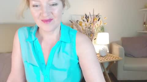 lara_fisher online show from May 3, 6:03 pm