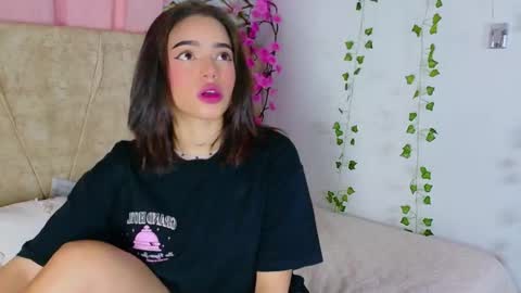 Lara Gill online show from February 26, 7:35 pm