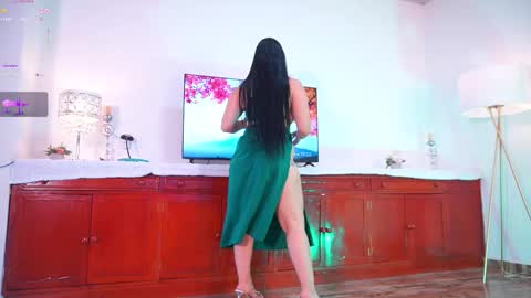 Hello Guys I am Lara Giraldo  WELCOME To my room online show from October 17, 12:01 am