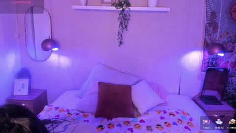 laraa rouss  online show from December 2, 3:45 am