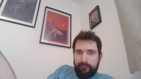 laraaan online show from May 17, 8:55 am