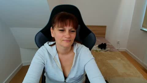 laraamoon online show from March 30, 3:24 pm