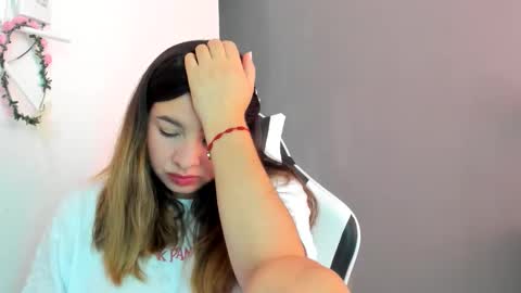 Lara online show from May 28, 4:48 pm