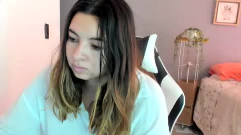 Lara online show from June 14, 2:30 pm
