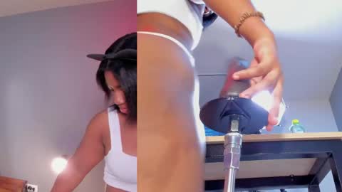 Snapshot of laraebony_ chatting on April 21, 11:16 am laraebony_ online show from April 21, 11:16 am