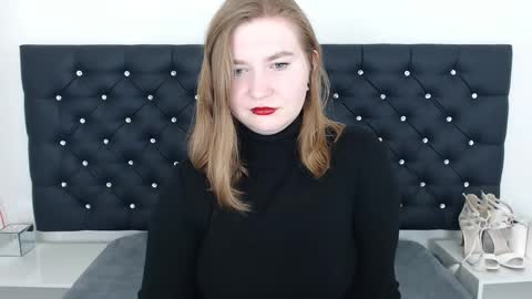 LaraFlirt online show from March 5, 8:00 pm