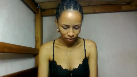 larah98 online show from March 16, 7:34 am