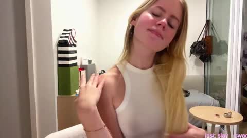 Stella online show from March 3, 10:21 am