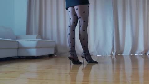 LaraKanes online show from February 5, 10:09 am