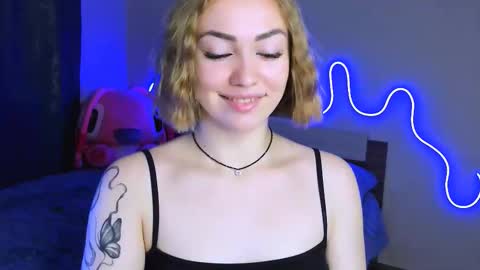 Snapshot of larakrein_lk chatting on September 22, 2:19 pm LaraKrein lk online show from September 22, 2:19 pm